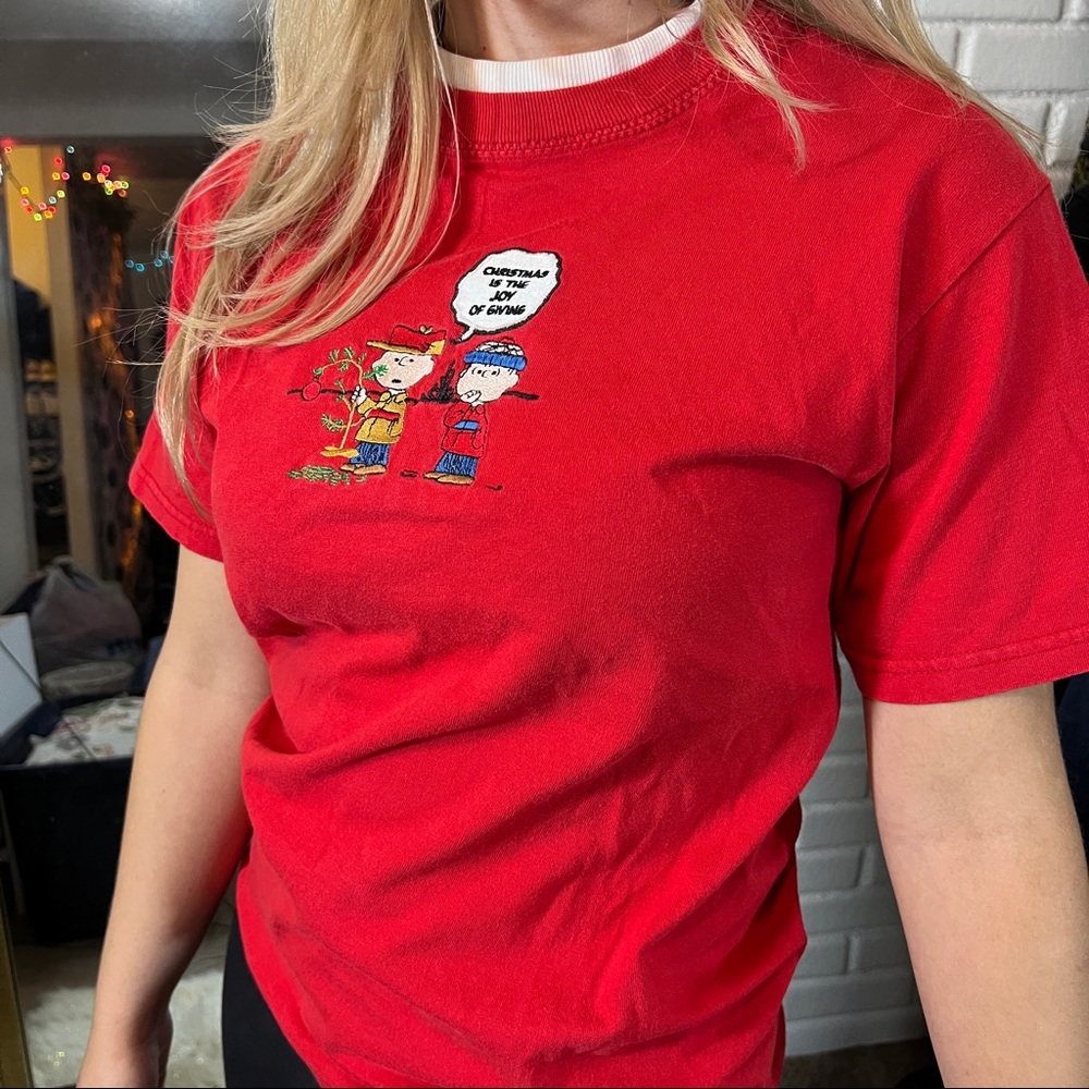 Vintage Peanuts Embroidered Christmas Tee Shirt